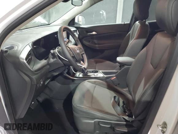 ✅ 2024 Buick Encore GX Preferred • VIN: KL4AMBSLXRB123005 • Лот: 56754025. Опубликован ранее на Copart с пробегом 5 619 миль. Бесплатный доступ к архиву аукционных продаж из США и подробный отчёт об истории автомобиля на DreamBid. Изображение 7.