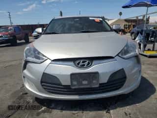 2017 Hyundai Veloster с VIN KMHTC6AD3HU308336, выставлен на аукционе Copart как лот 65843884 с пробегом 165 249 миль миль и Списание • Salvage title. История ставок и продаж доступна на DreamBid. Изображение 5.