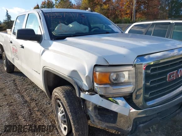 ✅ 2015 GMC Sierra 2500HD • VIN: 1GT11XEG8FF573573 • Lot: 43579173. Listed on IAAI with 213,653 mi. Free auction sales archive from the USA and detailed vehicle history report at DreamBid. Image 18.
