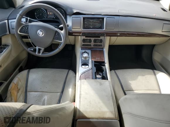 ✅ 2012 Jaguar XF Portfolio • VIN: SAJWA0HB7CLS27185 • Lot: 68861195. Listed on Copart with 152,555 mi. Free auction sales archive from the USA and detailed vehicle history report at DreamBid. Image 8.