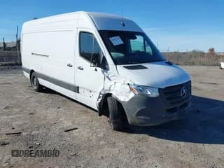 ✅ 2024 Mercedes-Benz Sprinter Cargo • VIN: W1Y4NCHY2RT177333 • Lot: 40842688. Wystawiony na IAAI z przebiegiem Nie podano. Bezpłatny archiwum sprzedaży aukcyjnych z USA i szczegółowy raport historii pojazdu na DreamBid. Zdjęcie 1.