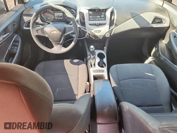 ✅ 2017 Chevrolet Cruze LS • VIN: 1G1BC5SM9H7212226 • Lot: 84060905. Listed on Copart with 117,201 mi. Free auction sales archive from the USA and detailed vehicle history report at DreamBid. Image 8.