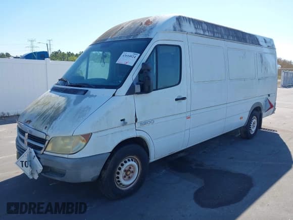 ✅ 2005 Dodge Sprinter • VIN: WD2PD744055773519 • Lot: 43644024. Listed on IAAI with 240,533 mi. Free auction sales archive from the USA and detailed vehicle history report at DreamBid. Image 2.