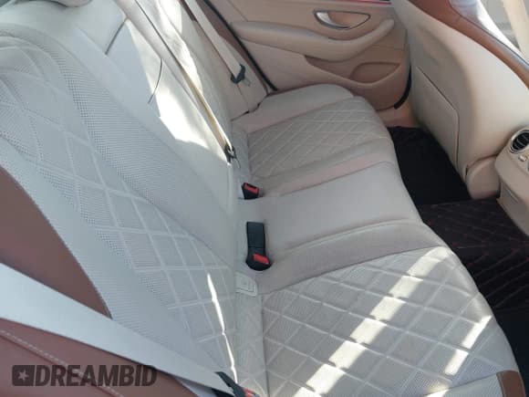 ✅ 2017 Mercedes-Benz E 300 Luxury • VIN: WDDZF4KB0HA223601 • Lot: 43473014. Wystawiony na IAAI z przebiegiem 98 204 mil. Bezpłatny archiwum sprzedaży aukcyjnych z USA i szczegółowy raport historii pojazdu na DreamBid. Zdjęcie 8.