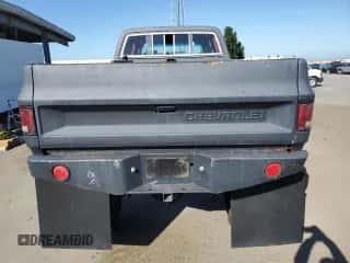 1983 Chevrolet Silverado 3500 с VIN 1GCHC33J2DS110736, выставлен на аукционе Copart как лот 56433355 с пробегом Не указан миль и Чистый • Clean title. История ставок и продаж доступна на DreamBid. Изображение 6.