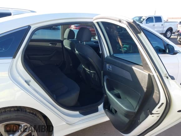 ✅ 2018 Hyundai Sonata SEL • VIN: 5NPE34AF7JH687084 • Lot: 43519528. Wystawiony na IAAI z przebiegiem 97 568 mil. Bezpłatny archiwum sprzedaży aukcyjnych z USA i szczegółowy raport historii pojazdu na DreamBid. Zdjęcie 8.