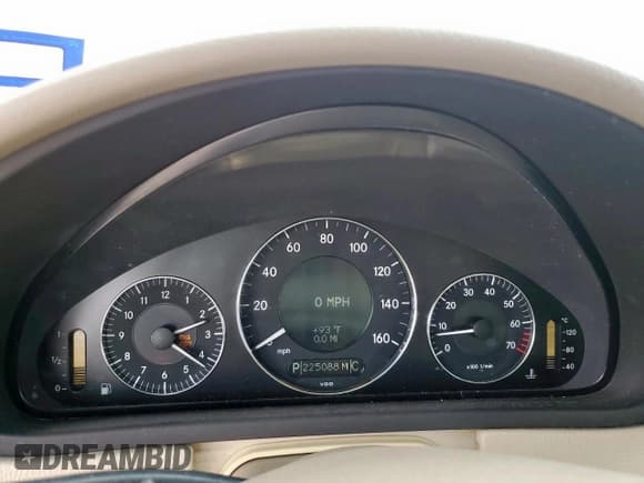 ✅ 2008 Mercedes-Benz CLK 350 • VIN: WDBTJ56H68F246577 • Lot: 70305645. Listed on Copart with 225,088 mi. Free auction sales archive from the USA and detailed vehicle history report at DreamBid. Image 9.