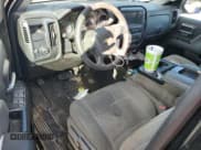 ✅ 2017 Chevrolet Silverado 1500 Custom • VIN: 1GCRCPEH4HZ348199 • Lot: 81851375. Wystawiony na Copart z przebiegiem 97 714 mil. Bezpłatny archiwum sprzedaży aukcyjnych z USA i szczegółowy raport historii pojazdu na DreamBid. Zdjęcie 8.