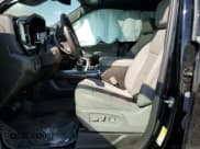 ✅ 2024 Chevrolet Silverado 1500 LTZ • VIN: 1GCUDGED6RZ242536 • Лот: 85079535. Опубликован ранее на Copart с пробегом 7 200 миль. Бесплатный доступ к архиву аукционных продаж из США и подробный отчёт об истории автомобиля на DreamBid. Изображение 7.