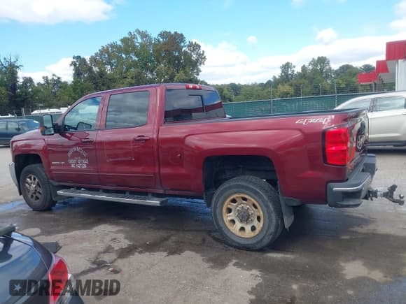 ✅ 2015 Chevrolet Silverado 2500HD LT • VIN: 1GC1KVE84FF581695 • Лот: 43382610. Опубликован ранее на IAAI с пробегом 178 187 миль. Бесплатный доступ к архиву аукционных продаж из США и подробный отчёт об истории автомобиля на DreamBid. Изображение 14.