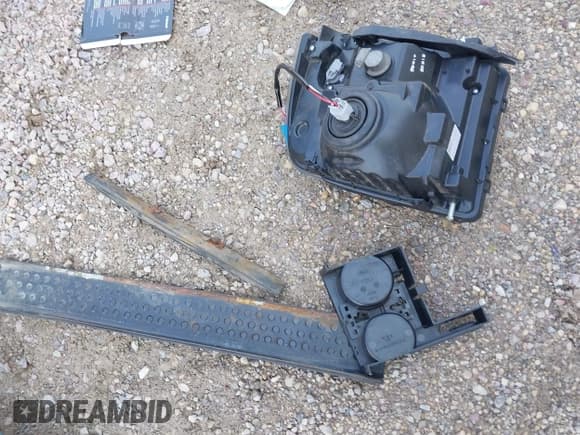 ✅ 1999 Ford F-250 XL • VIN: 1FTNX21F8XED24505 • Lot: 42428454. Listed on IAAI with 264,975 mi. Free auction sales archive from the USA and detailed vehicle history report at DreamBid. Image 12.