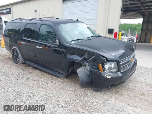 2014 Chevrolet Suburban LT z VIN 1GNSCJE07ER219935, wystawiony jako IAAI lot #42286843 z przebiegiem 175 459 mil mil oraz . Historia ofert i sprzedaży dostępna na DreamBid. Obrazek 1.