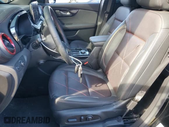 ✅ 2024 Chevrolet Blazer RS • VIN: 3GNKBKRS7RS251386 • Lot: 91226335. Wystawiony na Copart z przebiegiem 15 677 mil. Bezpłatny archiwum sprzedaży aukcyjnych z USA i szczegółowy raport historii pojazdu na DreamBid. Zdjęcie 7.