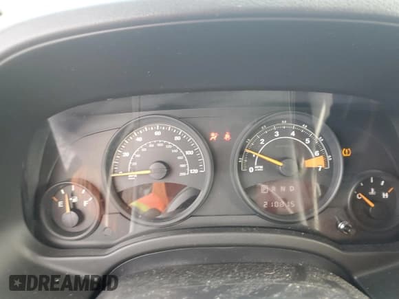 ✅ 2016 Jeep Compass Sport • VIN: 1C4NJCBA0GD675117 • Lot: 87282925. Listed on Copart with 210,815 mi. Free auction sales archive from the USA and detailed vehicle history report at DreamBid. Image 9.