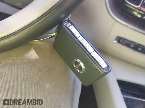 ✅ 2021 Volvo XC60 Momentum • VIN: YV4102RK9M1835712 • Lot: 43474858. Wystawiony na IAAI z przebiegiem 113 862 mil. Bezpłatny archiwum sprzedaży aukcyjnych z USA i szczegółowy raport historii pojazdu na DreamBid. Zdjęcie 11.