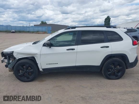 ✅ 2016 Jeep Cherokee Altitude • VIN: 1C4PJMAS7GW316294 • Lot: 42597541. Wystawiony na IAAI z przebiegiem 174 743 mil. Bezpłatny archiwum sprzedaży aukcyjnych z USA i szczegółowy raport historii pojazdu na DreamBid. Zdjęcie 15.