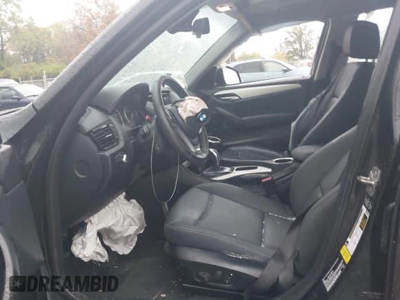 ✅ 2015 BMW X1 sDrive28i • VIN: WBAVM1C58FVW58357 • Lot: 43579777. Wystawiony na IAAI z przebiegiem 160 021 mil. Bezpłatny archiwum sprzedaży aukcyjnych z USA i szczegółowy raport historii pojazdu na DreamBid. Zdjęcie 5.