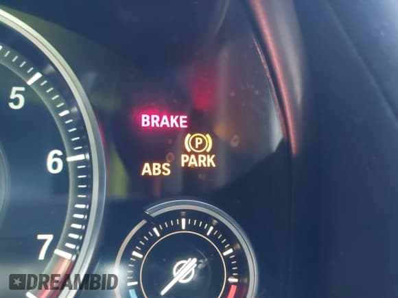 ✅ 2014 BMW 7 Series ALPINA B7 • VIN: WBAYE8C53ED135383 • Lot: 41778392. Wystawiony na IAAI z przebiegiem 110 468 mil. Bezpłatny archiwum sprzedaży aukcyjnych z USA i szczegółowy raport historii pojazdu na DreamBid. Zdjęcie 17.