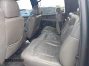 ✅ 2002 Chevrolet Suburban LT • VIN: 1GNFK16Z42J114992 • Лот: 42394040. Опубликован ранее на IAAI с пробегом Не указан. Бесплатный доступ к архиву аукционных продаж из США и подробный отчёт об истории автомобиля на DreamBid. Изображение 8.