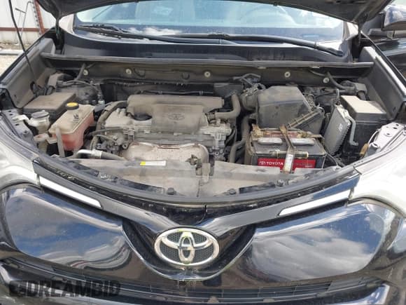 ✅ 2016 Toyota RAV4 XLE • VIN: 2T3RFREV2GW499811 • Lot: 43278390. Listed on IAAI with 148,028 mi. Free auction sales archive from the USA and detailed vehicle history report at DreamBid. Image 10.