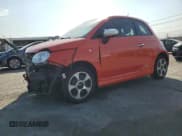 ✅ 2016 FIAT 500e • VIN: 3C3CFFGE7GT136174 • Lot: 65004645. Wystawiony na Copart z przebiegiem 49 368 mil. Bezpłatny archiwum sprzedaży aukcyjnych z USA i szczegółowy raport historii pojazdu na DreamBid. Zdjęcie 1.