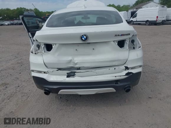 ✅ 2017 BMW X4 M40i • VIN: 5UXXW7C3XH0U26168 • Lot: 42144382. Listed on IAAI with 110,492 mi. Free auction sales archive from the USA and detailed vehicle history report at DreamBid. Image 6.
