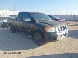 ✅ 2008 Nissan Titan XE • VIN: 1N6BA06A48N349809 • Lot: 43195202. Wystawiony na IAAI z przebiegiem 237 647 mil. Bezpłatny archiwum sprzedaży aukcyjnych z USA i szczegółowy raport historii pojazdu na DreamBid. Zdjęcie 1.