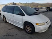 ✅ 1998 Dodge Caravan LE • VIN: 1B4GP54L1WB720025 • Lot: 47730365. Listed on Copart with 88,231 mi. Free auction sales archive from the USA and detailed vehicle history report at DreamBid. Image 4.