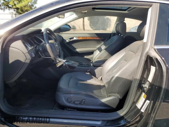 ✅ 2012 Audi A5 Premium Plus • VIN: WAULFAFR9CA004356 • Lot: 82678685. Listed on Copart with Not provided. Free auction sales archive from the USA and detailed vehicle history report at DreamBid. Image 7.