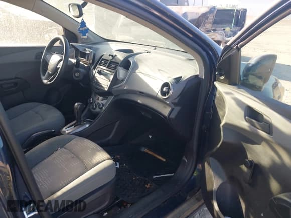 ✅ 2015 Chevrolet Sonic LS • VIN: 1G1JA6SH3F4134194 • Lot: 43132145. Listed on IAAI with 125,722 mi. Free auction sales archive from the USA and detailed vehicle history report at DreamBid. Image 5.