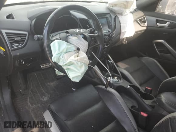 ✅ 2016 Hyundai Veloster Turbo • VIN: KMHTC6AE6GU291118 • Lot: 70143484. Wystawiony na Copart z przebiegiem 124 387 mil. Bezpłatny archiwum sprzedaży aukcyjnych z USA i szczegółowy raport historii pojazdu na DreamBid. Zdjęcie 8.