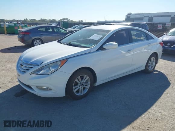 ✅ 2013 Hyundai Sonata GLS • VIN: 5NPEB4AC0DH724232 • Лот: 43590422. Опубликован ранее на IAAI с пробегом 102 624 миль. Бесплатный доступ к архиву аукционных продаж из США и подробный отчёт об истории автомобиля на DreamBid. Изображение 2.