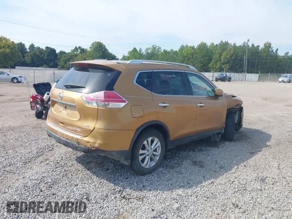 ✅ 2015 Nissan Rogue S • VIN: KNMAT2MT5FP503731 • Lot: 40371238. Listed on IAAI with 148,022 mi. Free auction sales archive from the USA and detailed vehicle history report at DreamBid. Image 4.