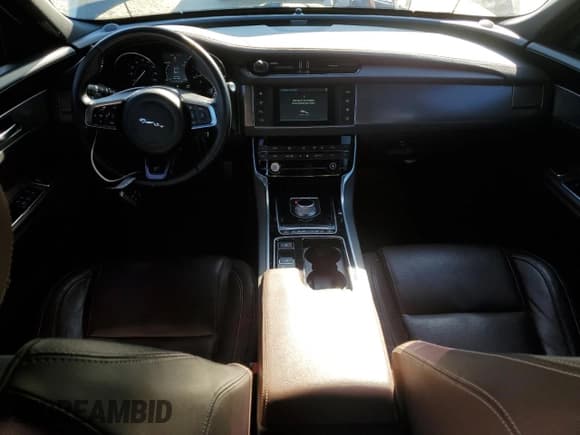 ✅ 2016 Jaguar XF 35t R-Sport • VIN: SAJBF4BV5GCY16008 • Лот: 43446854. Опубликован ранее на Copart с пробегом 59 115 миль. Бесплатный доступ к архиву аукционных продаж из США и подробный отчёт об истории автомобиля на DreamBid. Изображение 8.