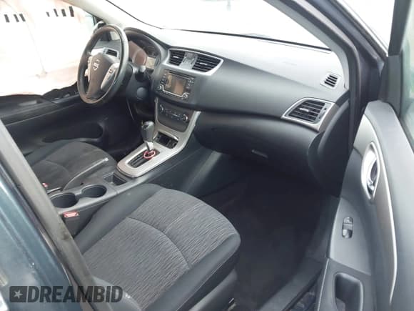 ✅ 2015 Nissan Sentra SV • VIN: 3N1AB7AP7FL659968 • Лот: 43691294. Опубликован ранее на IAAI с пробегом 140 802 миль. Бесплатный доступ к архиву аукционных продаж из США и подробный отчёт об истории автомобиля на DreamBid. Изображение 5.