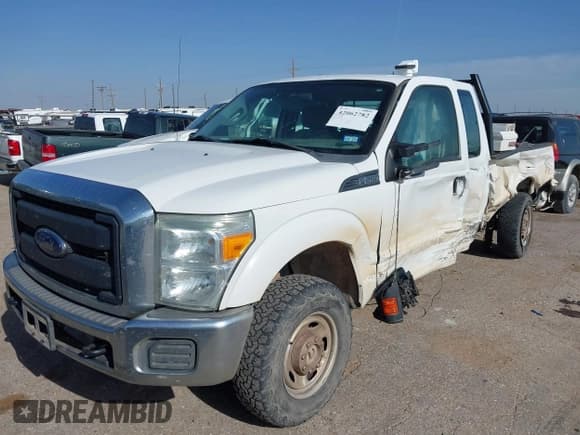 ✅ 2015 Ford F-250 XLT • VIN: 1FT7X2B62FEC35521 • Lot: 42062782. Wystawiony na IAAI z przebiegiem Nie podano. Bezpłatny archiwum sprzedaży aukcyjnych z USA i szczegółowy raport historii pojazdu na DreamBid. Zdjęcie 17.