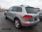 ✅ 2011 Volkswagen Touareg • VIN: WVGFG9BP9BD005967 • Лот: 43753282. Опубликован ранее на IAAI с пробегом 173 170 миль. Бесплатный доступ к архиву аукционных продаж из США и подробный отчёт об истории автомобиля на DreamBid. Изображение 14.