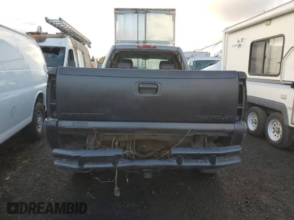 2008 Chevrolet Silverado 3500HD SRW LTZ with VIN 1GCHK33638F220983, listed as a Copart auction lot 76046144 with 338,817 mi miles and Salvage title. Bid and sale history available at DreamBid. Image 6.
