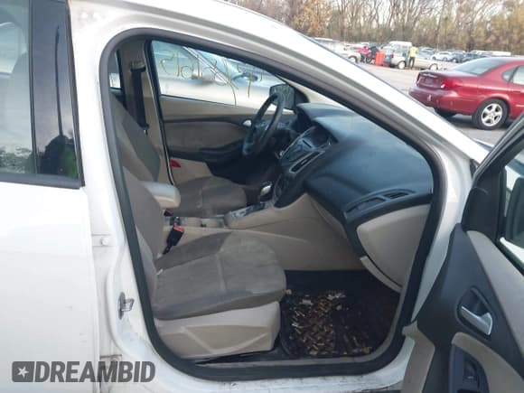 ✅ 2013 Ford Focus SE • VIN: 1FADP3F20DL244331 • Lot: 43651615. Listed on IAAI with 250,574 mi. Free auction sales archive from the USA and detailed vehicle history report at DreamBid. Image 5.