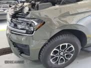 ✅ 2024 Ford Expedition XLT • VIN: 1FMJU1J86REA72349 • Lot: 43944786. Wystawiony na IAAI z przebiegiem 54 528 mil. Bezpłatny archiwum sprzedaży aukcyjnych z USA i szczegółowy raport historii pojazdu na DreamBid. Zdjęcie 36.