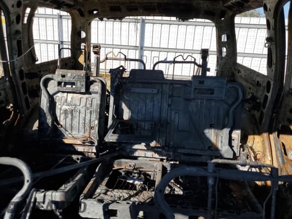 ✅ 2003 Cadillac Escalade • VIN: 1GYEK63N53R212297 • Lot: 91105195. Listed on Copart with Not provided. Free auction sales archive from the USA and detailed vehicle history report at DreamBid. Image 10.