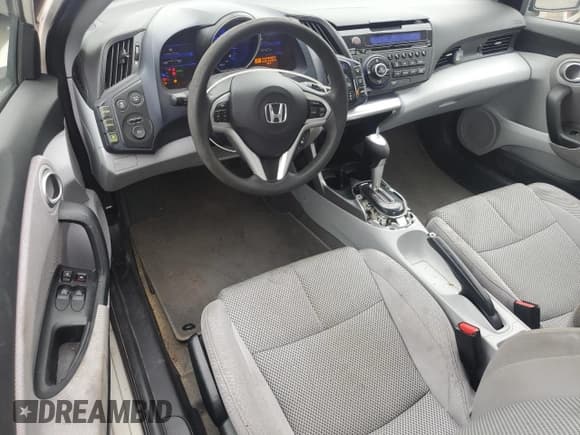 ✅ 2011 Honda CR-Z • VIN: JHMZF1D46BS012586 • Lot: 69381005. Listed on Copart with 194,946 mi. Free auction sales archive from the USA and detailed vehicle history report at DreamBid. Image 8.