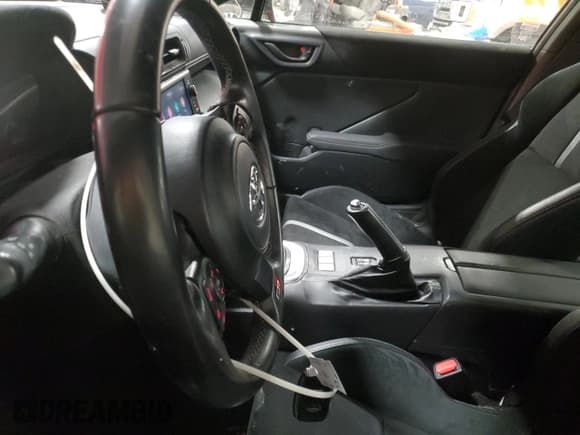 ✅ 2022 Toyota 86 Premium • VIN: JF1ZNBE1XN9753856 • Lot: 46524905. Wystawiony na Copart z przebiegiem 44 745 mil. Bezpłatny archiwum sprzedaży aukcyjnych z USA i szczegółowy raport historii pojazdu na DreamBid. Zdjęcie 7.