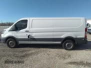 ✅ 2018 Ford Transit • VIN: 1FTYR2YM8JKB11512 • Lot: 41594917. Wystawiony na IAAI z przebiegiem 107 015 mil. Bezpłatny archiwum sprzedaży aukcyjnych z USA i szczegółowy raport historii pojazdu na DreamBid. Zdjęcie 14.