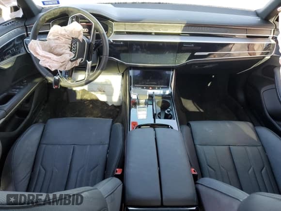 ✅ 2022 Audi A8 • VIN: WAULDAF86NN009197 • Lot: 79396444. Wystawiony na Copart z przebiegiem 29 637 mil. Bezpłatny archiwum sprzedaży aukcyjnych z USA i szczegółowy raport historii pojazdu na DreamBid. Zdjęcie 8.