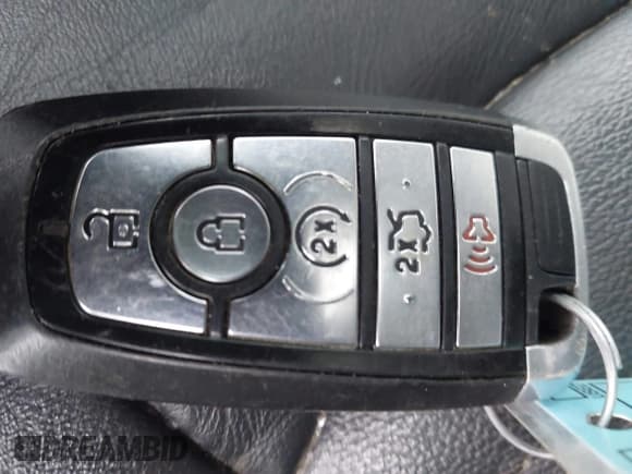 ✅ 2017 Ford Fusion SE • VIN: 3FA6P0PU7HR160795 • Lot: 42458313. Listed on IAAI with 197,505 mi. Free auction sales archive from the USA and detailed vehicle history report at DreamBid. Image 11.