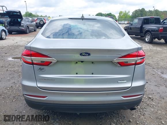 ✅ 2020 Ford Fusion SE • VIN: 3FA6P0HD5LR262877 • Lot: 42243525. Wystawiony na IAAI z przebiegiem 53 071 mil. Bezpłatny archiwum sprzedaży aukcyjnych z USA i szczegółowy raport historii pojazdu na DreamBid. Zdjęcie 17.