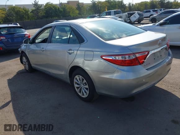 ✅ 2016 Toyota Camry LE • VIN: 4T4BF1FK2GR549001 • Lot: 43484360. Wystawiony na IAAI z przebiegiem 87 695 mil. Bezpłatny archiwum sprzedaży aukcyjnych z USA i szczegółowy raport historii pojazdu na DreamBid. Zdjęcie 3.
