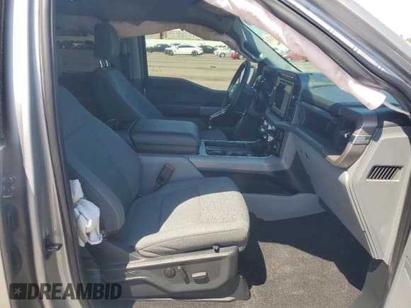 ✅ 2024 Ford F-150 XLT • VIN: 1FTEW3K88RKD32827 • Lot: 54170215. Wystawiony na Copart z przebiegiem 18 106 mil. Bezpłatny archiwum sprzedaży aukcyjnych z USA i szczegółowy raport historii pojazdu na DreamBid. Zdjęcie 7.