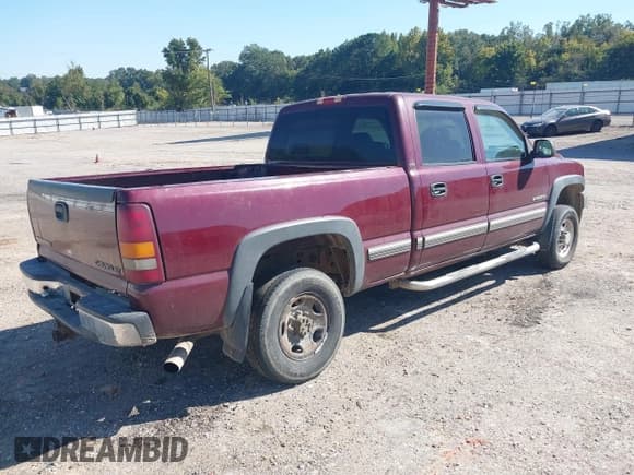 ✅ 2002 Chevrolet Silverado 2500HD LS • VIN: 1GCHC23U32F120105 • Лот: 43413786. Опубликован ранее на IAAI с пробегом 246 321 миль. Бесплатный доступ к архиву аукционных продаж из США и подробный отчёт об истории автомобиля на DreamBid. Изображение 4.